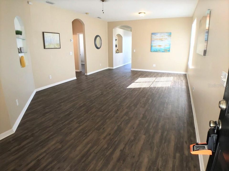 For Rent: $2,100 (3 beds, 2 baths, 1592 Square Feet)