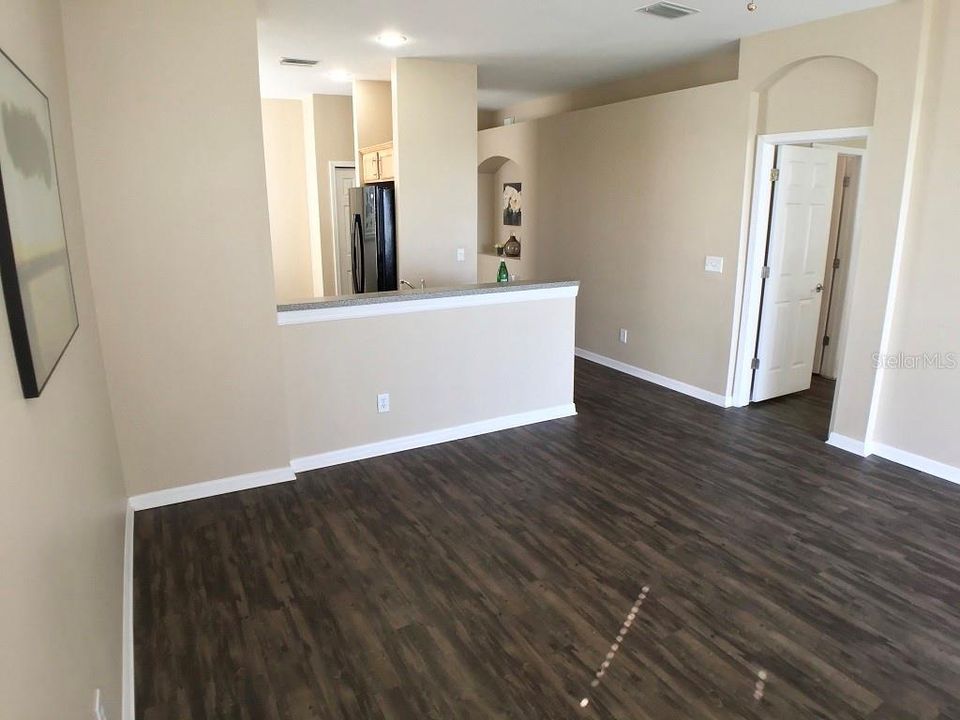 For Rent: $2,100 (3 beds, 2 baths, 1592 Square Feet)