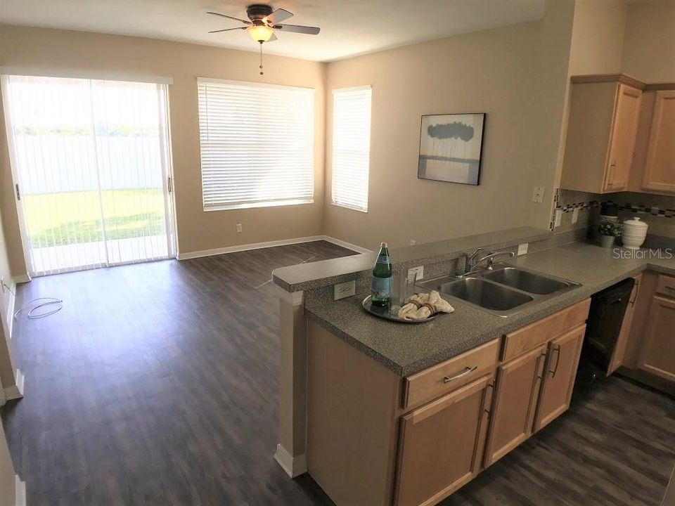 For Rent: $2,100 (3 beds, 2 baths, 1592 Square Feet)