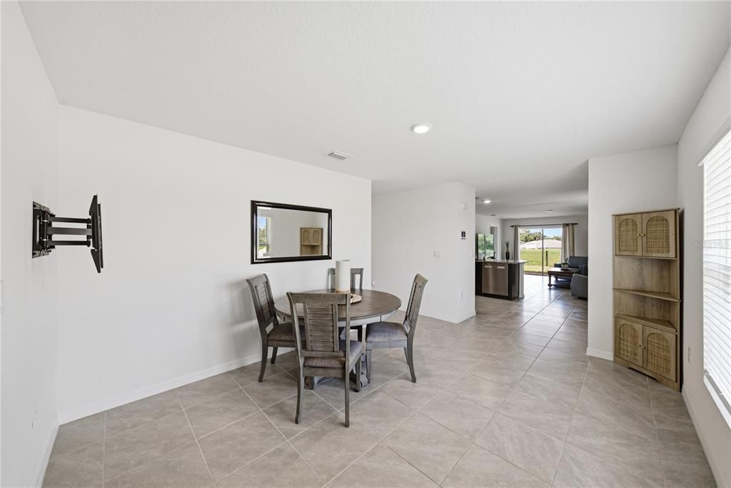 For Sale: $279,900 (3 beds, 2 baths, 1566 Square Feet)