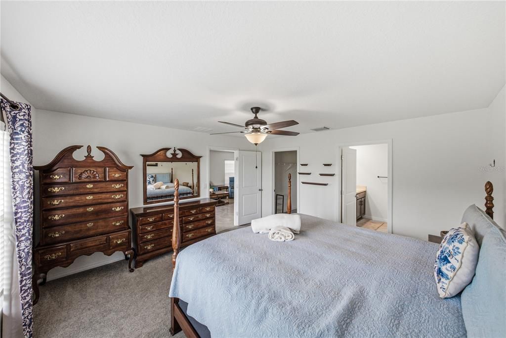 For Sale: $279,900 (3 beds, 2 baths, 1566 Square Feet)