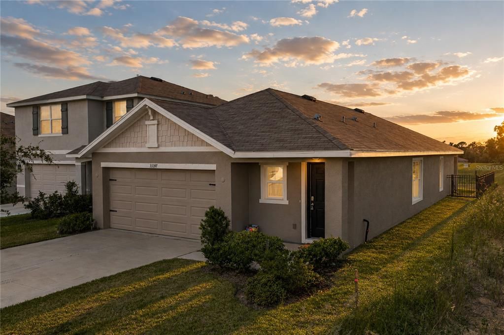 For Sale: $279,900 (3 beds, 2 baths, 1566 Square Feet)