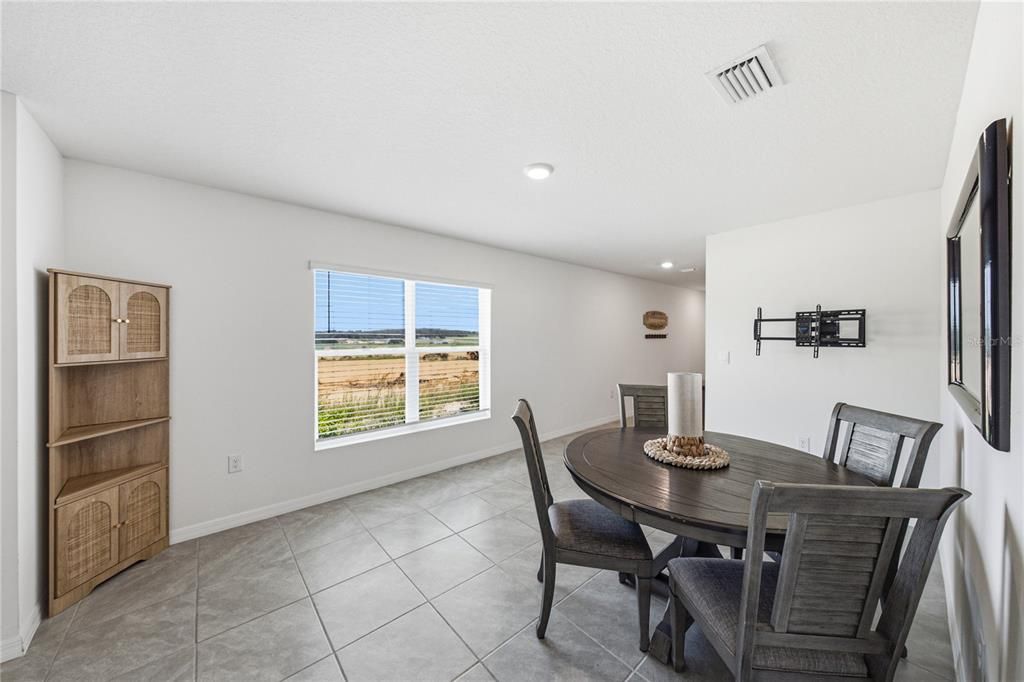 For Sale: $279,900 (3 beds, 2 baths, 1566 Square Feet)