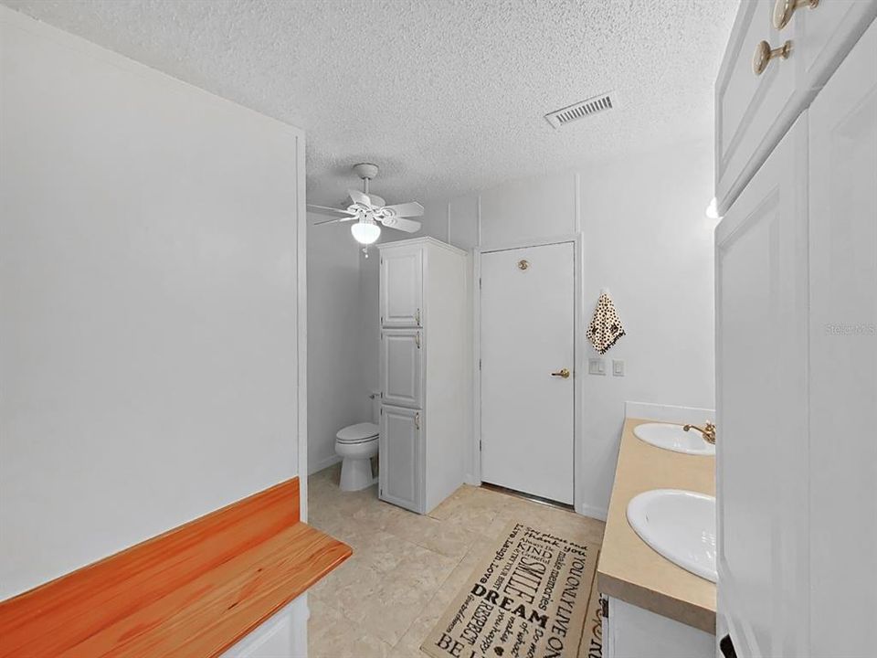 For Sale: $265,000 (3 beds, 2 baths, 1566 Square Feet)