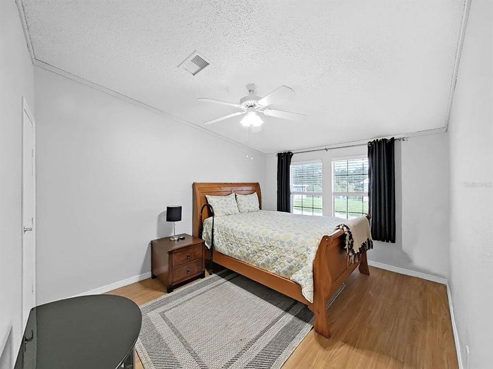 For Sale: $265,000 (3 beds, 2 baths, 1566 Square Feet)