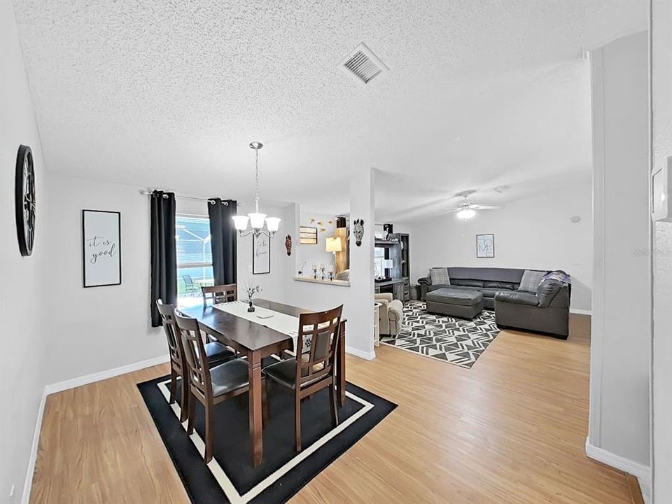 For Sale: $265,000 (3 beds, 2 baths, 1566 Square Feet)