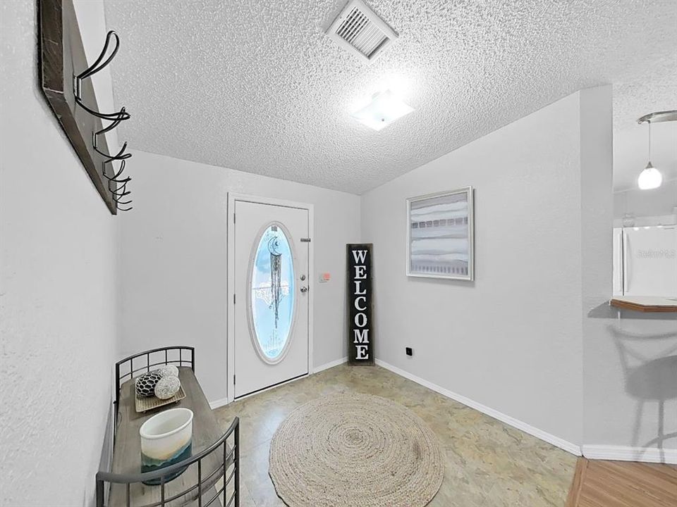 For Sale: $265,000 (3 beds, 2 baths, 1566 Square Feet)