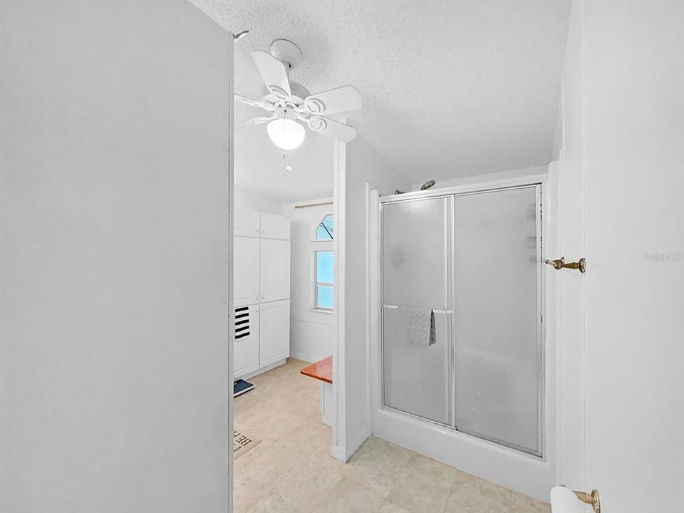 For Sale: $265,000 (3 beds, 2 baths, 1566 Square Feet)