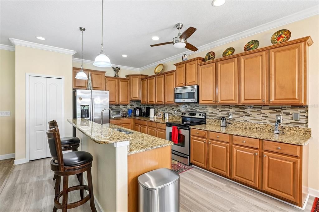 For Sale: $495,000 (3 beds, 3 baths, 2573 Square Feet)