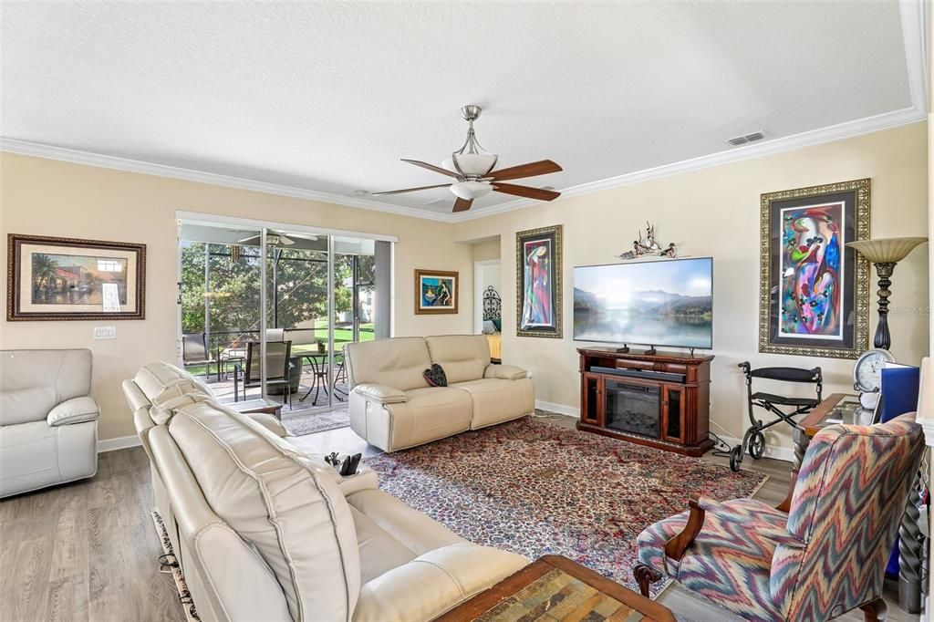 For Sale: $495,000 (3 beds, 3 baths, 2573 Square Feet)