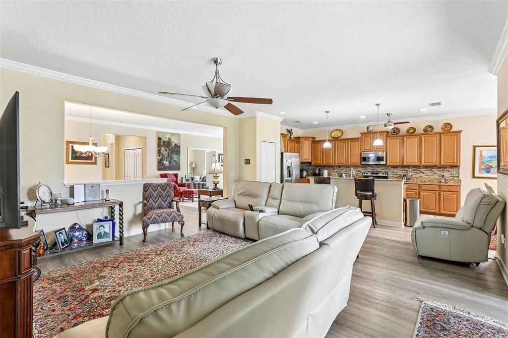 For Sale: $495,000 (3 beds, 3 baths, 2573 Square Feet)