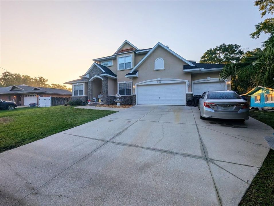 En Venta: $1,050,000 (3 camas, 2 baños, 2970 Pies cuadrados)