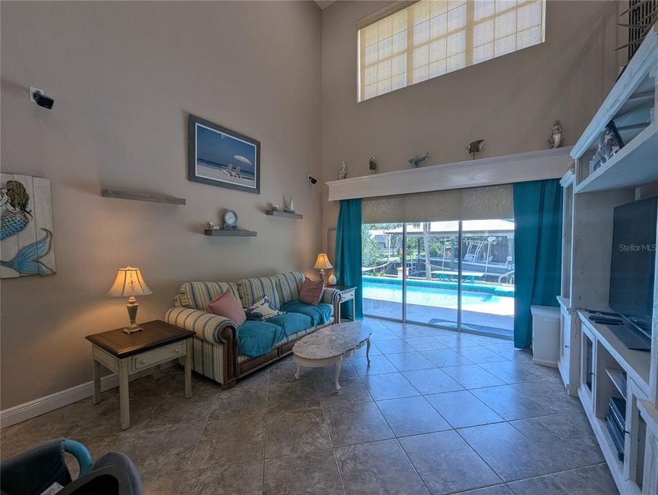 En Venta: $1,050,000 (3 camas, 2 baños, 2970 Pies cuadrados)