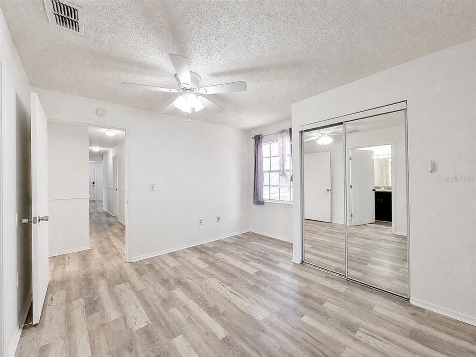 For Sale: $179,900 (3 beds, 3 baths, 1198 Square Feet)