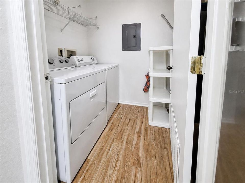 For Sale: $179,900 (3 beds, 3 baths, 1198 Square Feet)