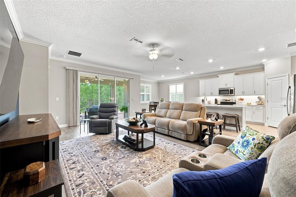 For Sale: $398,900 (3 beds, 2 baths, 1951 Square Feet)