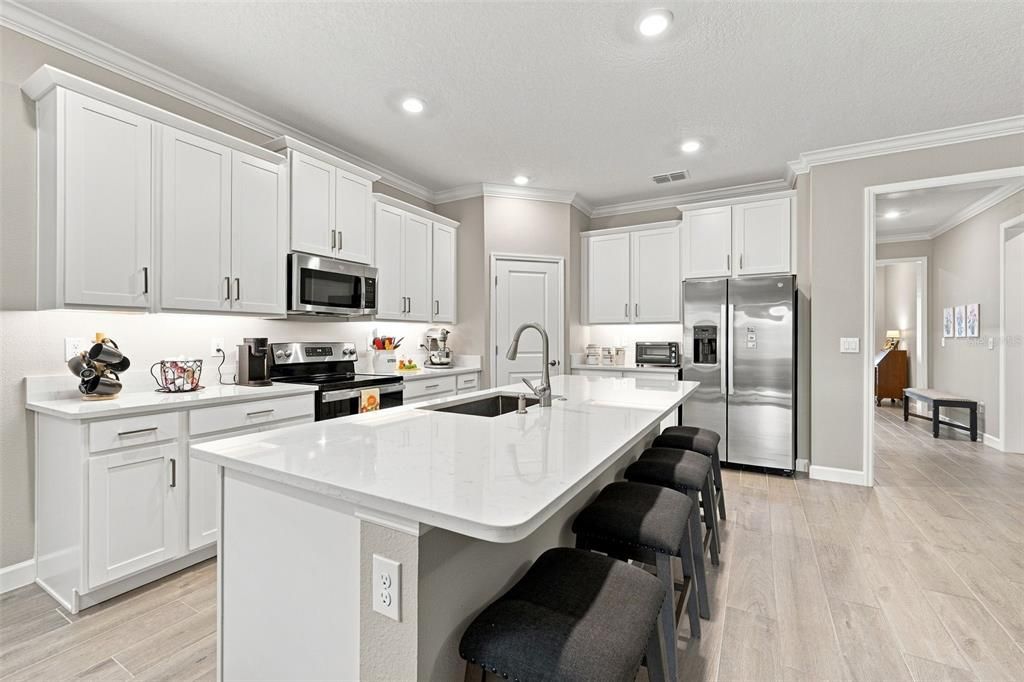 For Sale: $398,900 (3 beds, 2 baths, 1951 Square Feet)