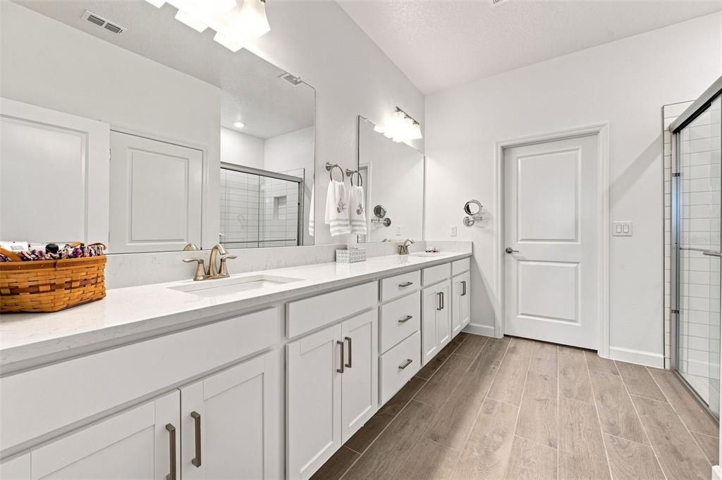For Sale: $398,900 (3 beds, 2 baths, 1951 Square Feet)