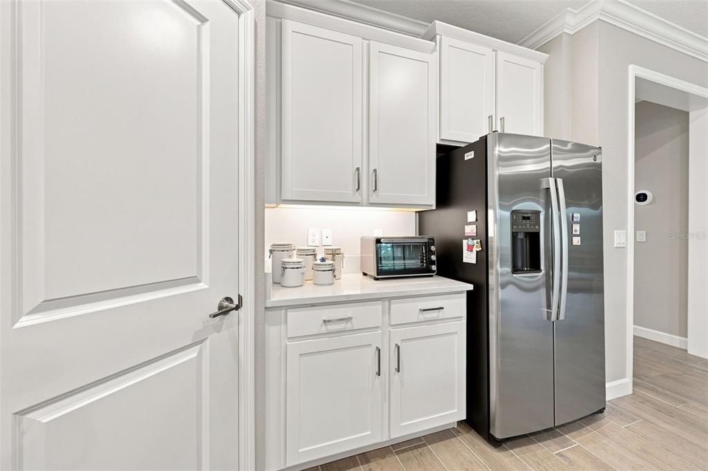 For Sale: $398,900 (3 beds, 2 baths, 1951 Square Feet)