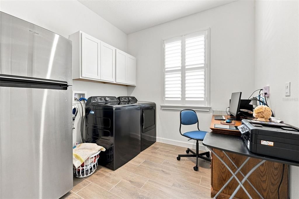 For Sale: $398,900 (3 beds, 2 baths, 1951 Square Feet)