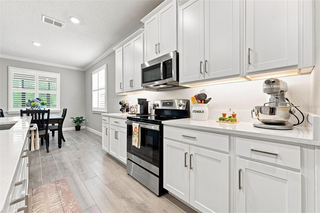 For Sale: $398,900 (3 beds, 2 baths, 1951 Square Feet)