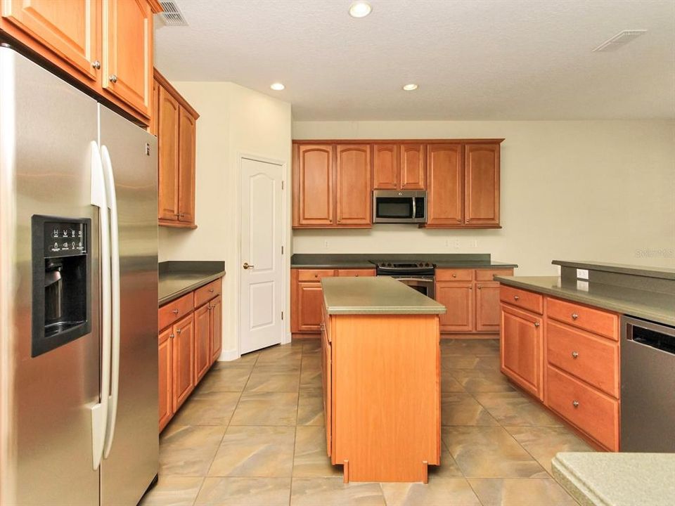 For Sale: $748,900 (5 beds, 3 baths, 3768 Square Feet)
