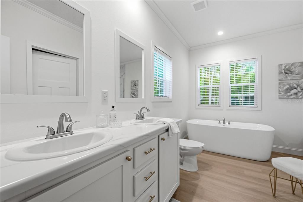 For Sale: $415,000 (4 beds, 3 baths, 2254 Square Feet)