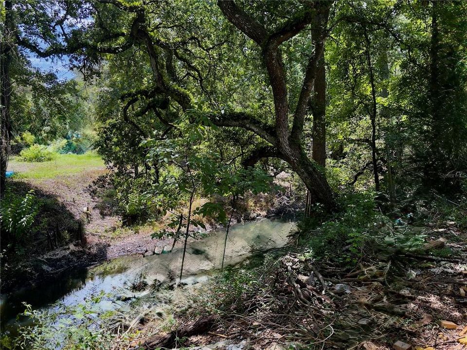 На продажу: $80,000 (0.86 acres)