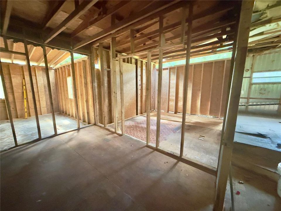 На продажу: $80,000 (0.86 acres)
