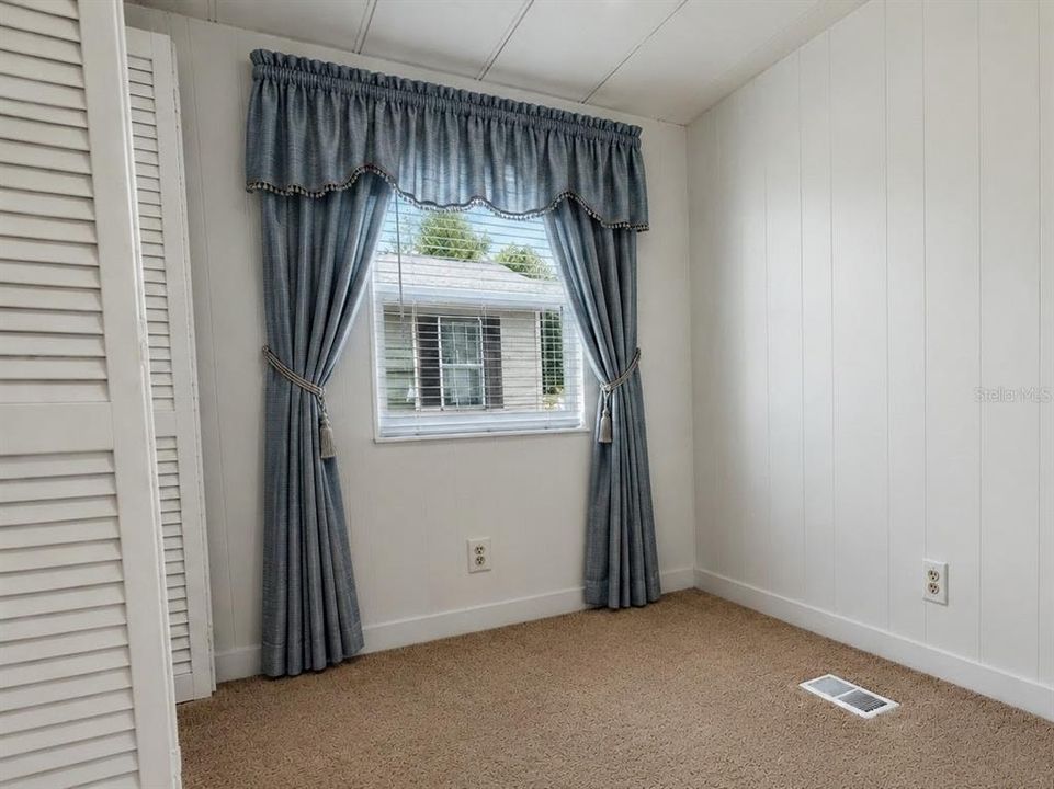 For Rent: $1,000 (2 beds, 1 baths, 720 Square Feet)