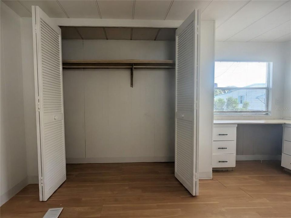For Rent: $1,000 (2 beds, 1 baths, 720 Square Feet)