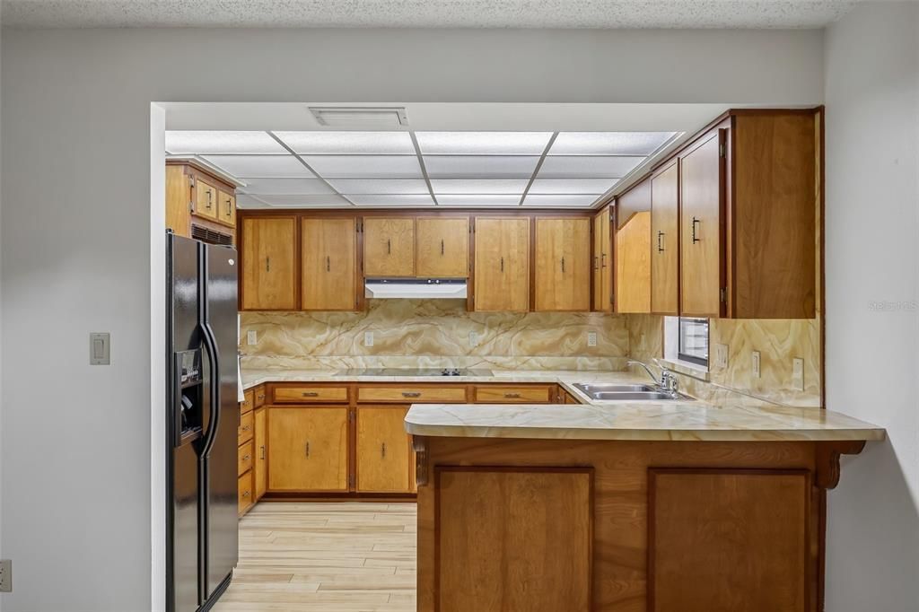 На продажу: $375,000 (3 спален, 2 ванн, 1845 Квадратных фут)