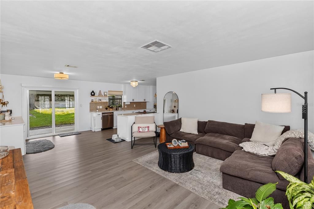 For Sale: $460,000 (3 beds, 2 baths, 1344 Square Feet)