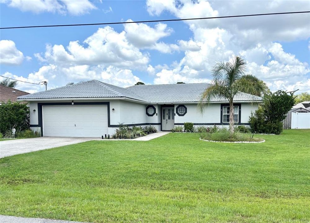 Recently Sold: $349,000 (3 beds, 2 baths, 1408 Square Feet)