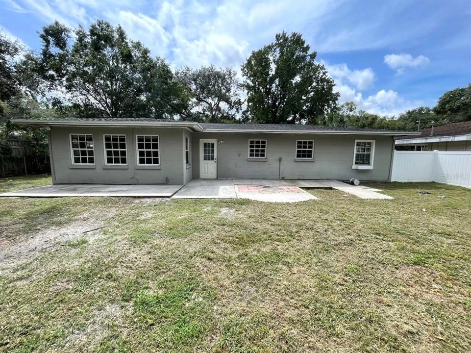For Rent: $1,800 (3 beds, 1 baths, 1152 Square Feet)