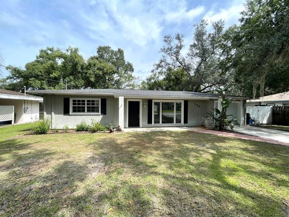 For Rent: $1,800 (3 beds, 1 baths, 1152 Square Feet)