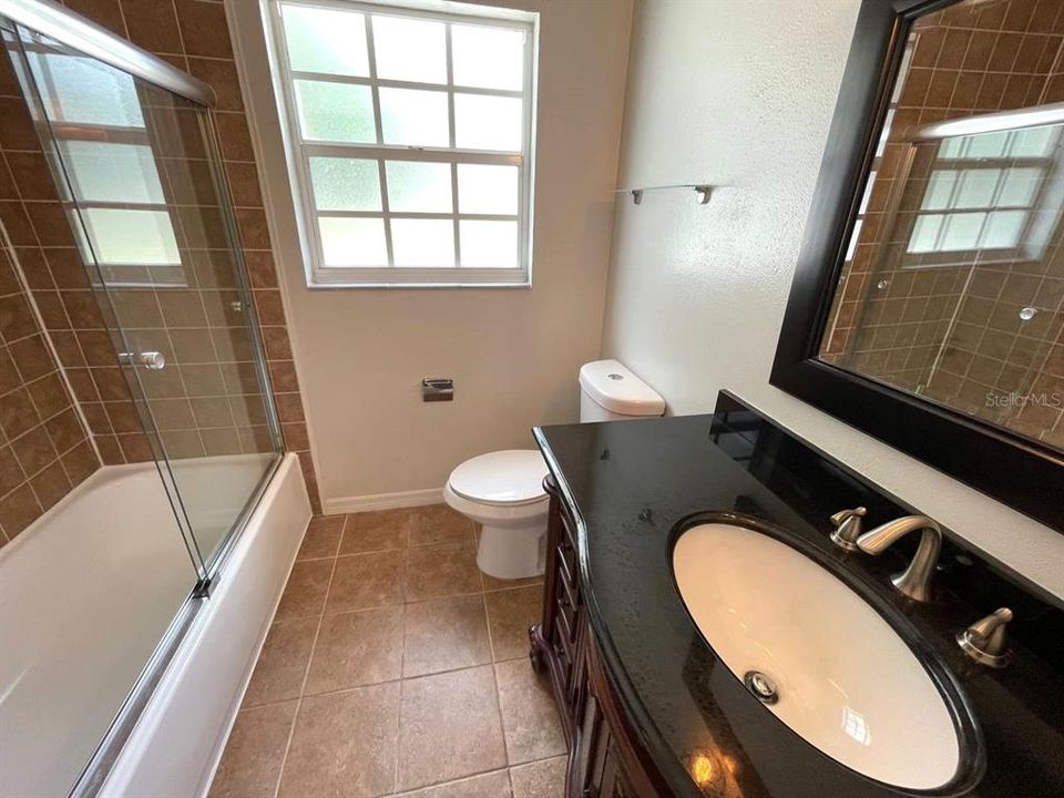 For Rent: $1,800 (3 beds, 1 baths, 1152 Square Feet)