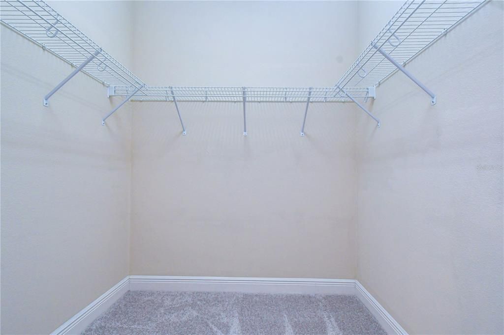 For Sale: $475,000 (4 beds, 2 baths, 1913 Square Feet)