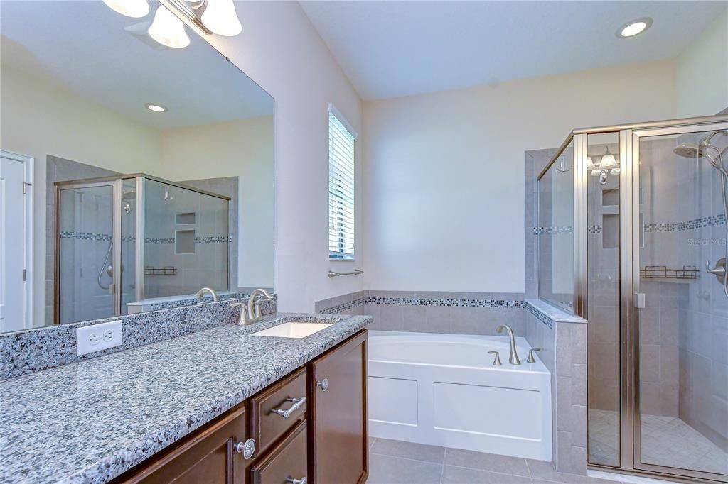 For Sale: $475,000 (4 beds, 2 baths, 1913 Square Feet)