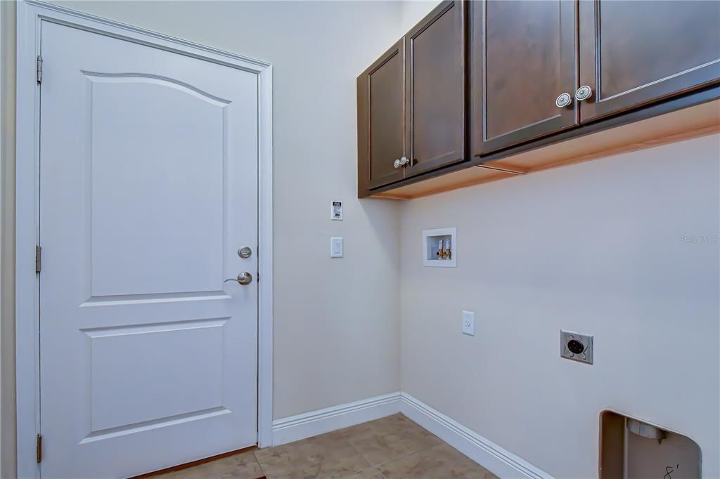 For Sale: $475,000 (4 beds, 2 baths, 1913 Square Feet)