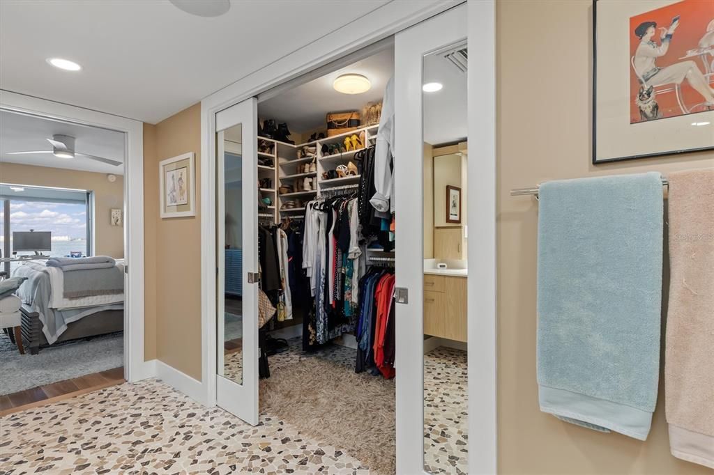 En Venta: $589,000 (2 camas, 2 baños, 2146 Pies cuadrados)