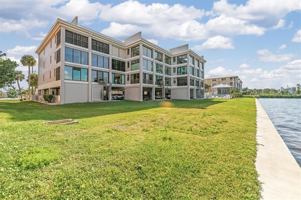 En Venta: $589,000 (2 camas, 2 baños, 2146 Pies cuadrados)