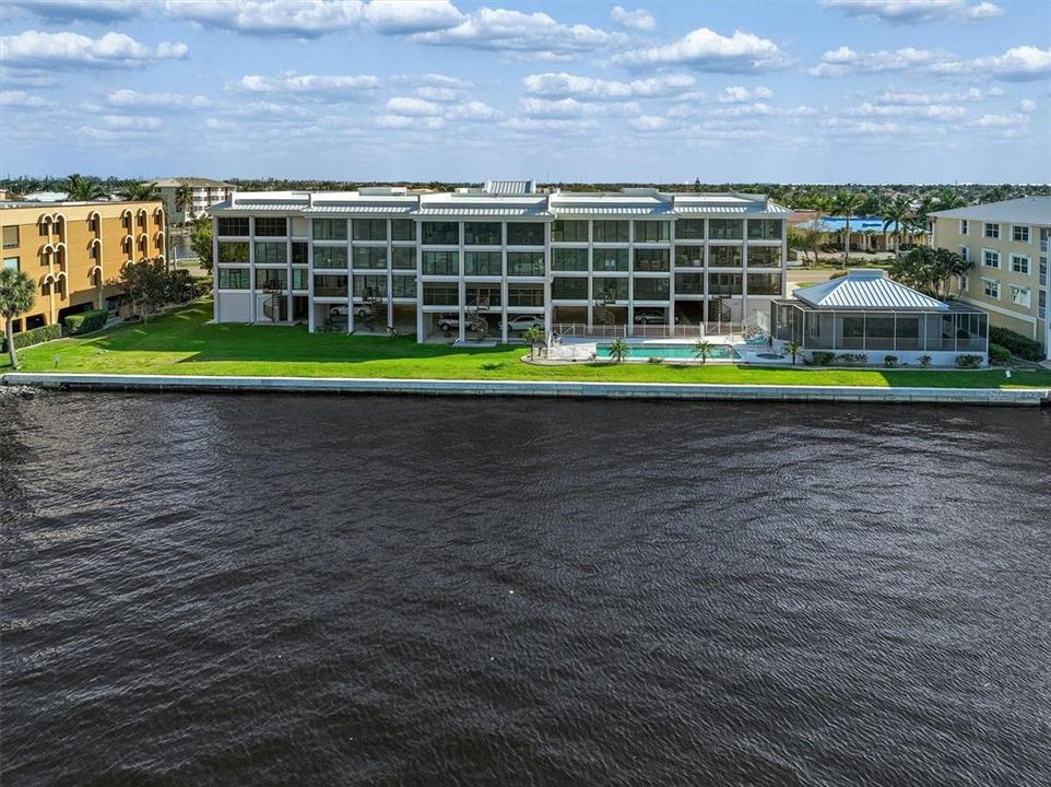 En Venta: $589,000 (2 camas, 2 baños, 2146 Pies cuadrados)