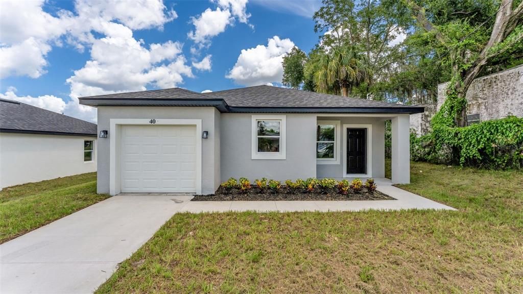 For Sale: $249,999 (3 beds, 2 baths, 1200 Square Feet)