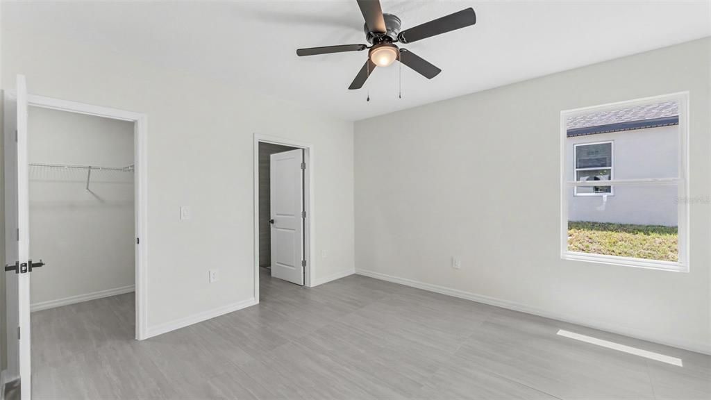 For Sale: $249,999 (3 beds, 2 baths, 1200 Square Feet)