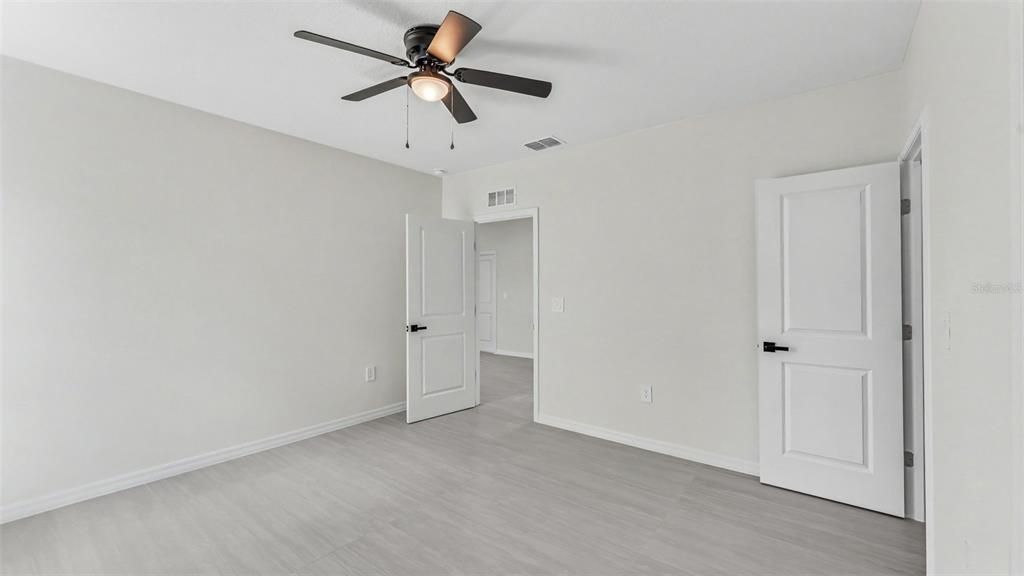 For Sale: $249,999 (3 beds, 2 baths, 1200 Square Feet)
