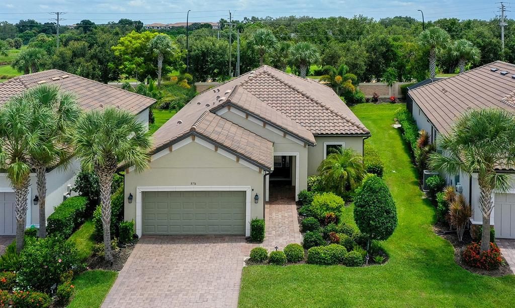 Active With Contract: $699,000 (3 beds, 2 baths, 2111 Square Feet)