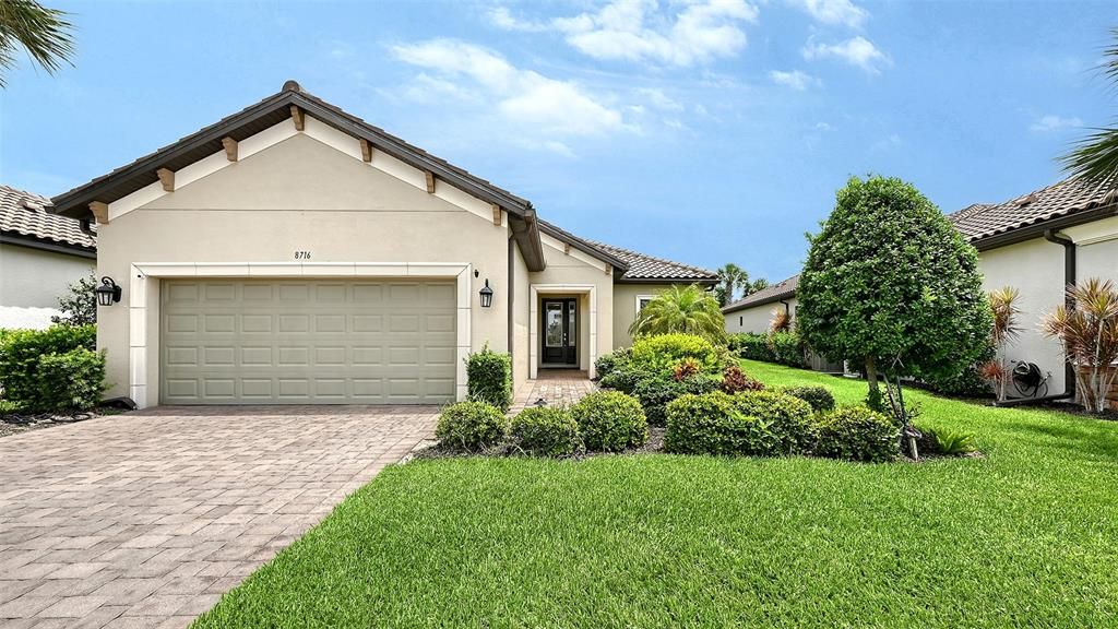 Active With Contract: $699,000 (3 beds, 2 baths, 2111 Square Feet)