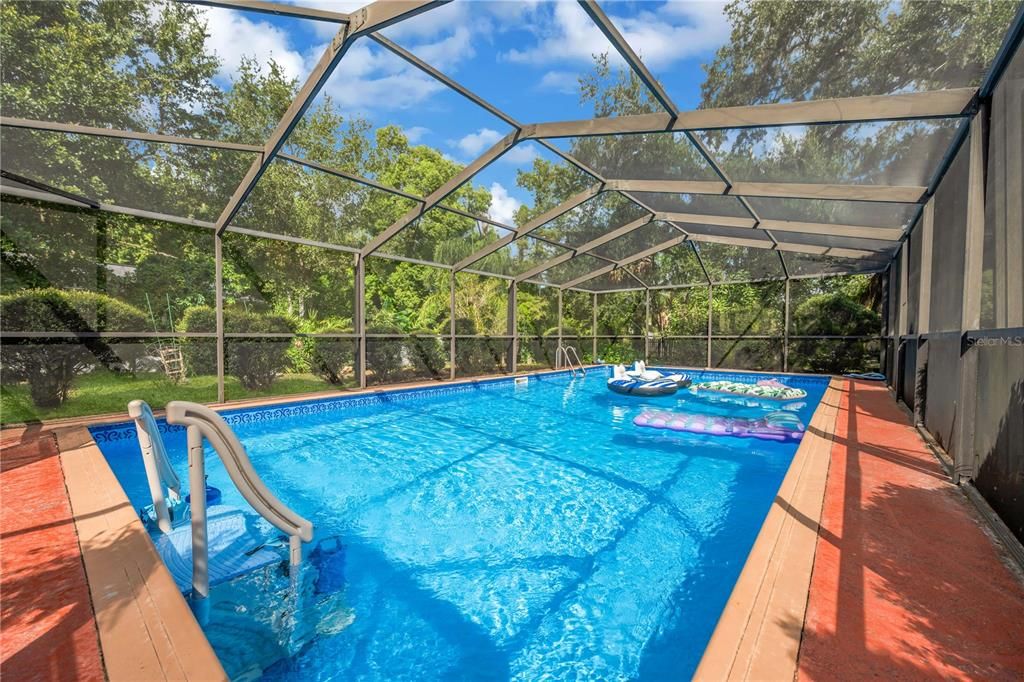 For Sale: $450,000 (3 beds, 3 baths, 1316 Square Feet)