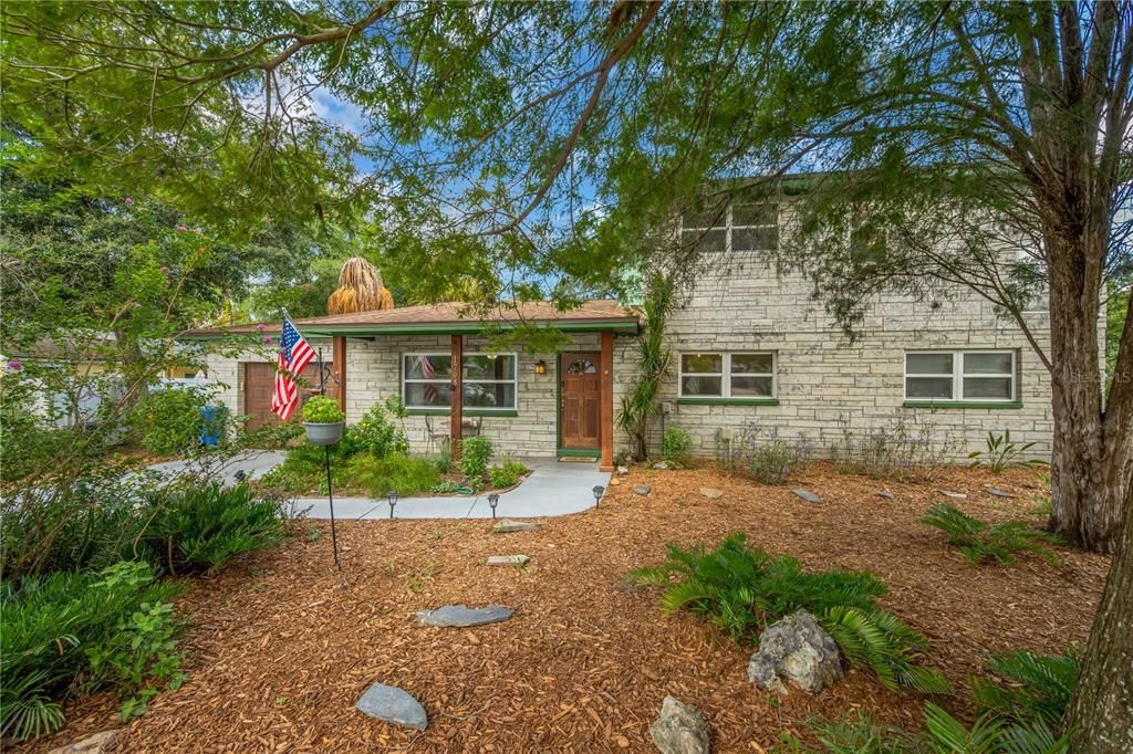 For Sale: $450,000 (3 beds, 3 baths, 1316 Square Feet)